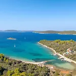 Lara * Verunić