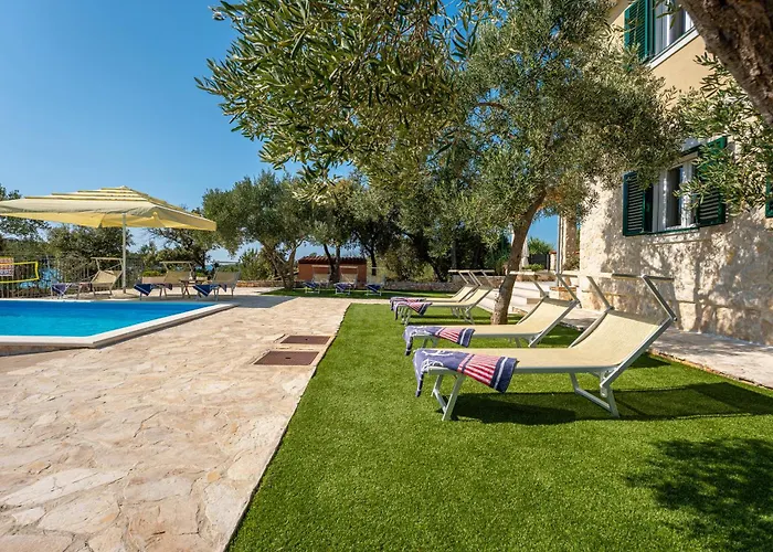 Βίλα Lara Verunić