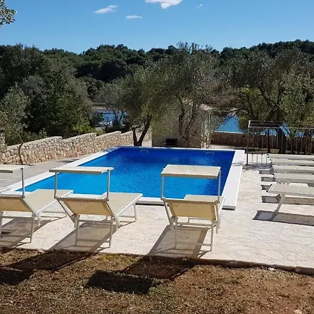 Lara Villa Verunić